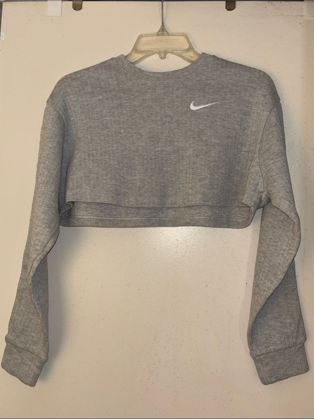 Nike Gray Ribbed Cropped Athletic Sweatshirt